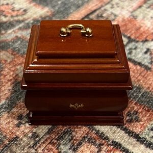 American Girl Doll Felicity Tea Caddy